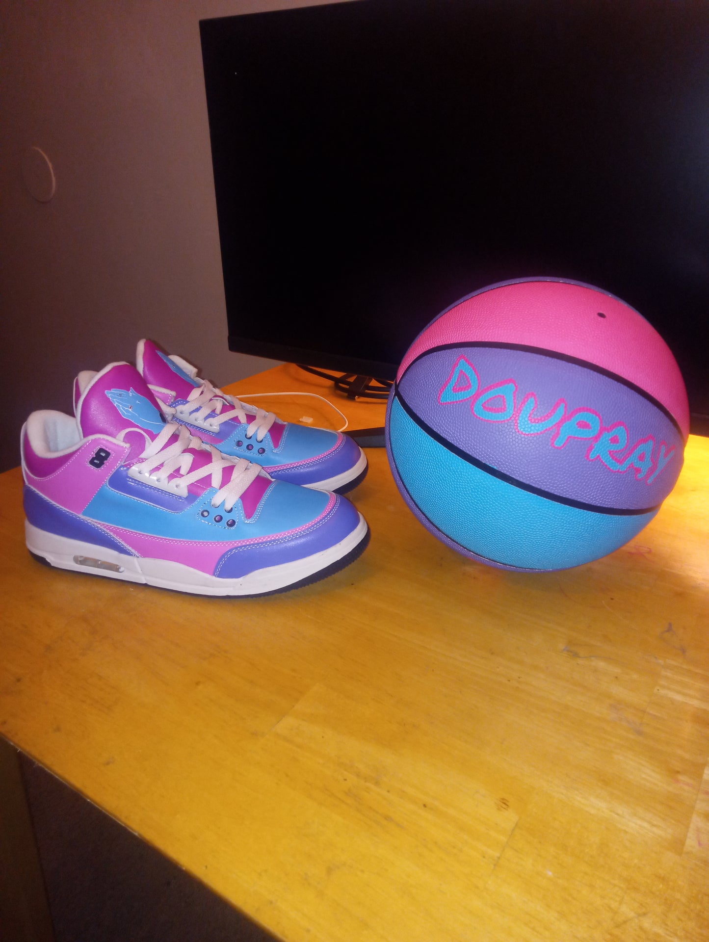 Air Pray Sneakers (cotton candy)